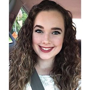 Meet your Posher, Kaitlyn